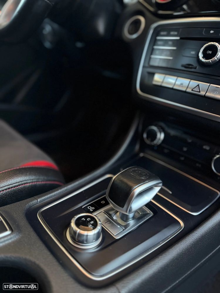 Mercedes-Benz CLA 45 AMG 4Matic 7G-DCT - 36