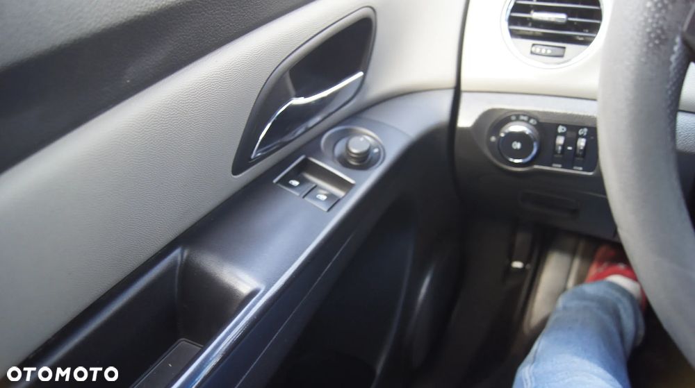 Chevrolet Cruze 1.6 LT - 19