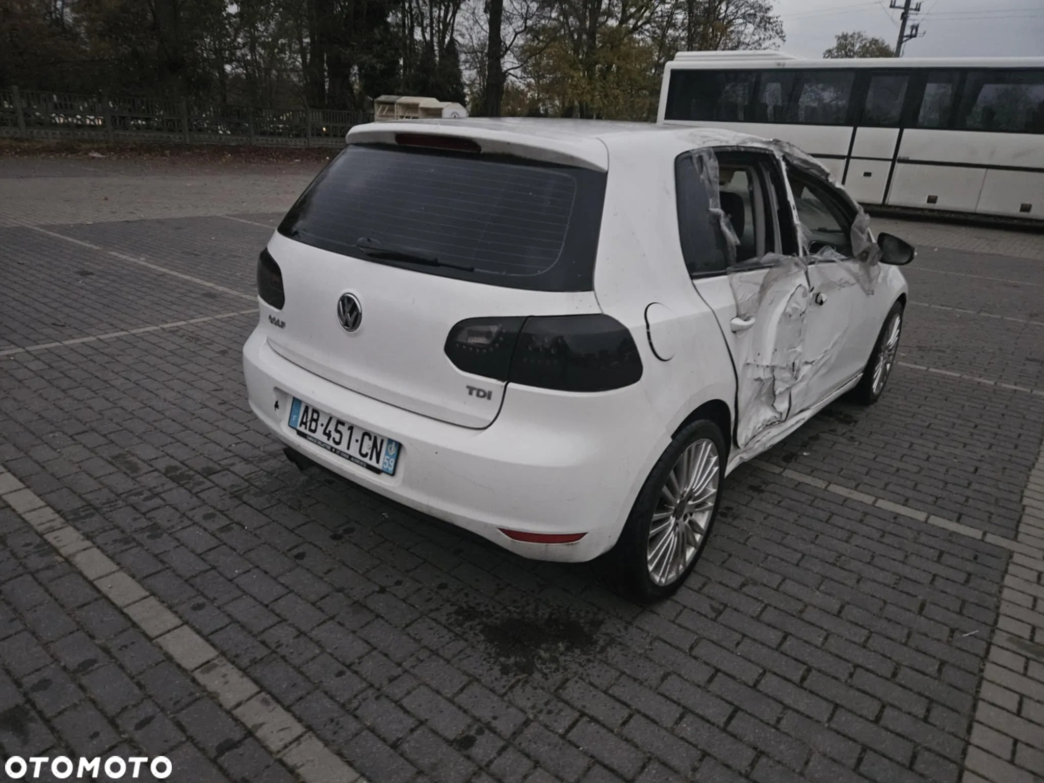 Volkswagen Golf 2.0 TDI DPF DSG Trendline - 6