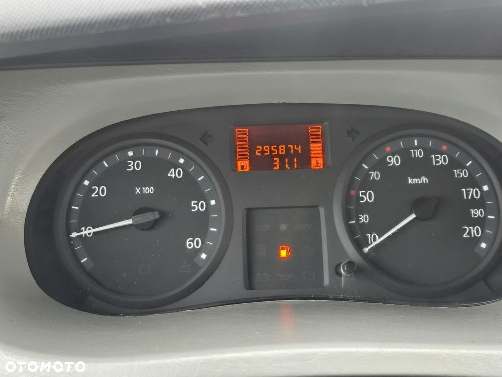 Renault Trafic - 26