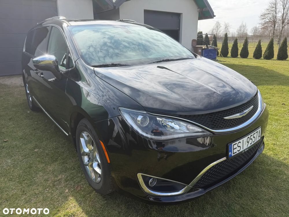 Chrysler Pacifica - 5