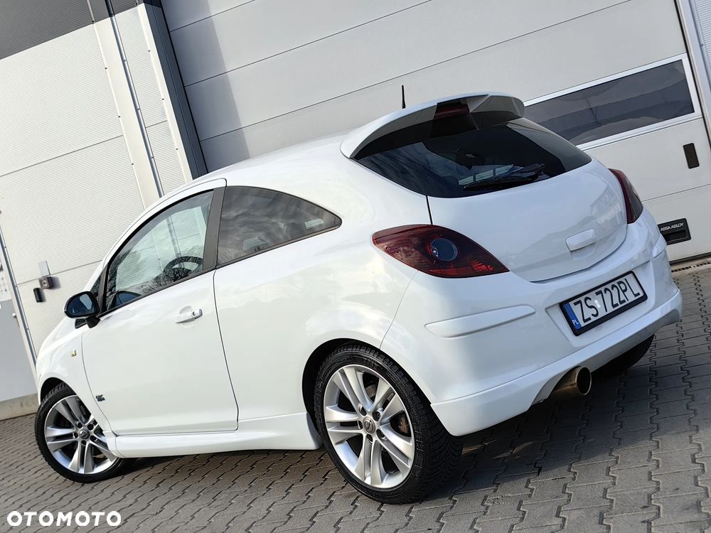 Opel Corsa 1.6T GSI - 3