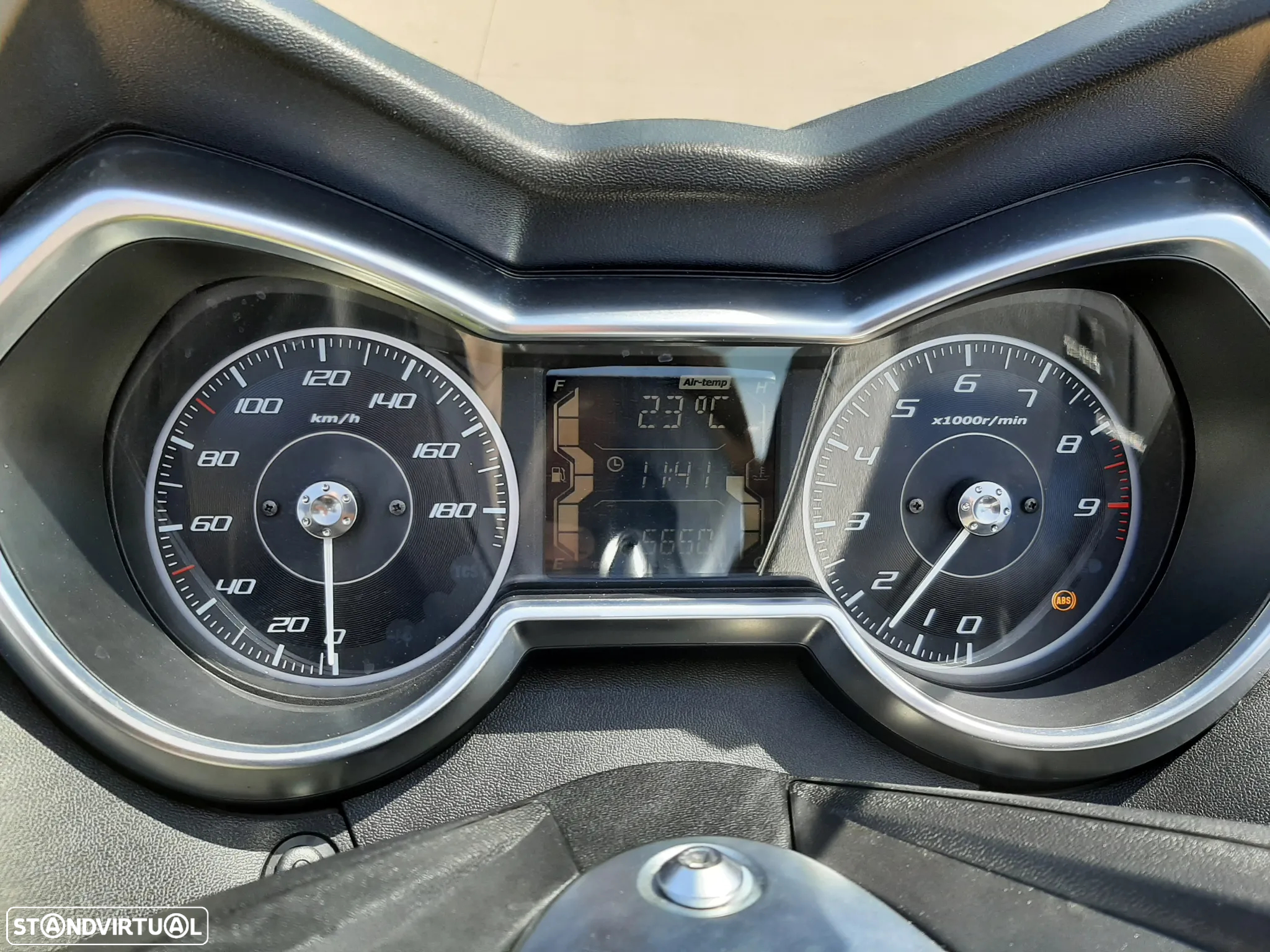 Yamaha X-Max 400 Tech Max - 13