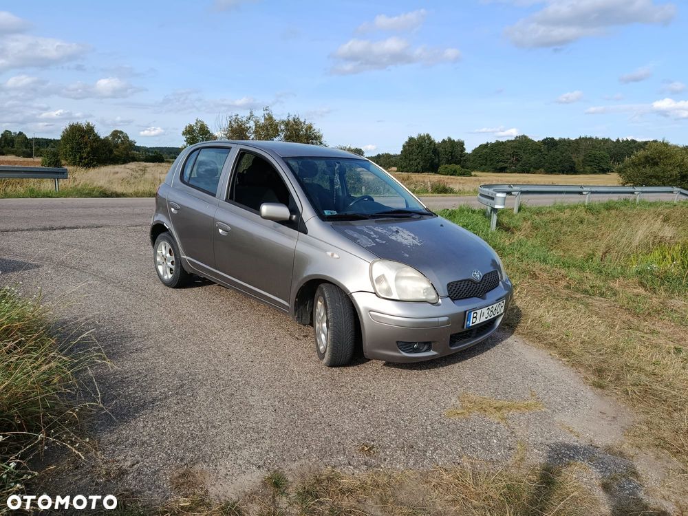 Toyota Yaris - 1