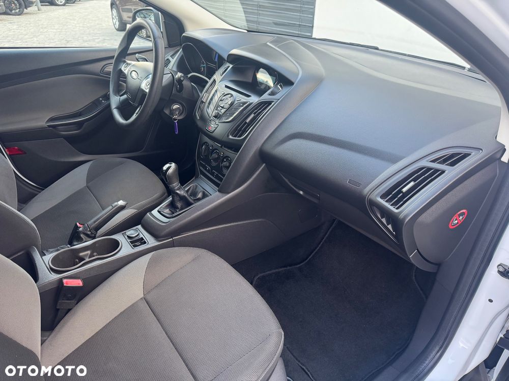 Ford Focus 1.0 EcoBoost Ambiente - 25