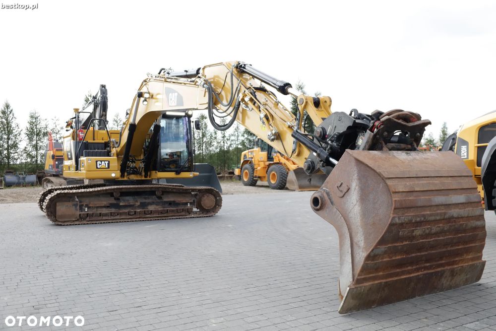 Caterpillar 323 - 38
