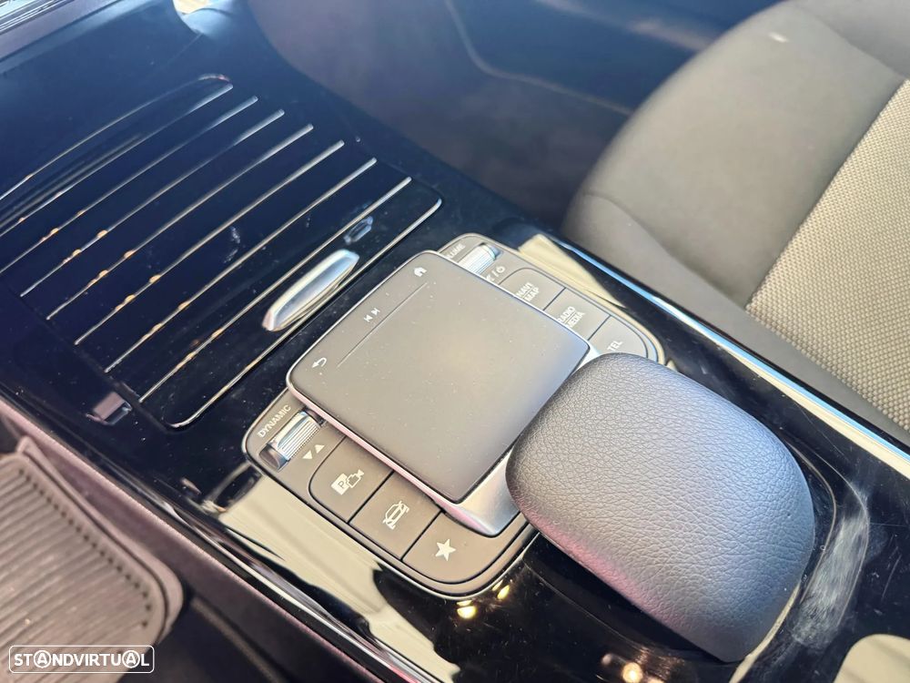 Mercedes-Benz CLA 180 d Shooting Brake 7G-DCT - 34