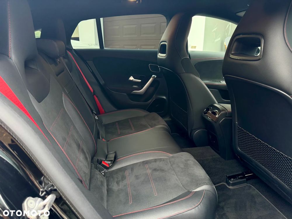 Mercedes-Benz CLA AMG 45 S 4-Matic+ 8G-DCT - 12