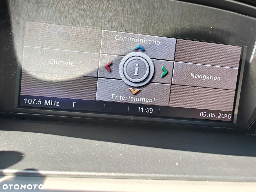 BMW Seria 3 325xi - 35