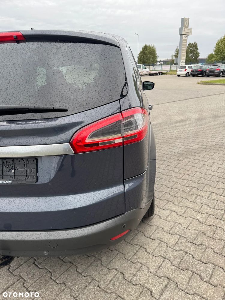 Ford S-Max - 13