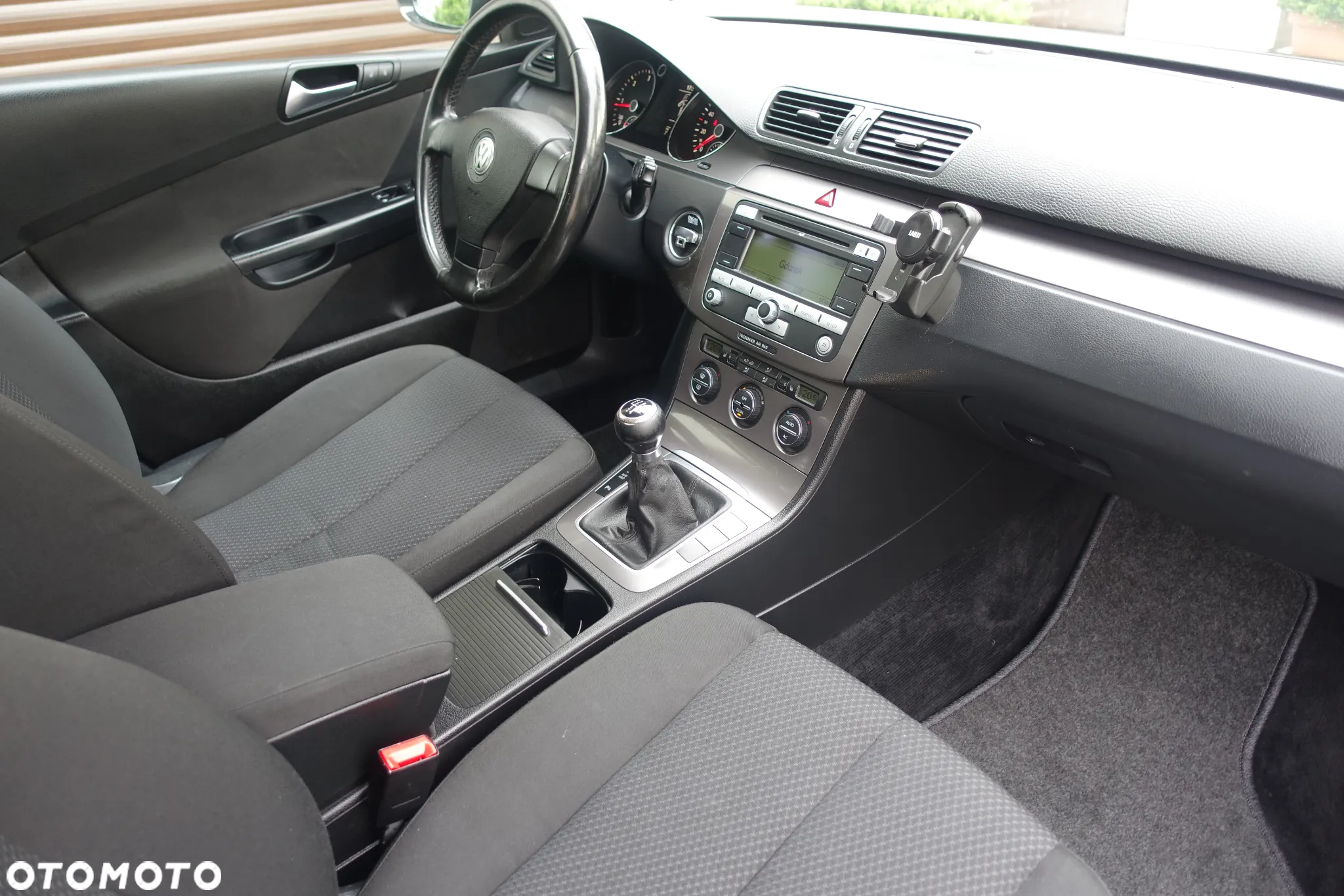 Volkswagen Passat 2.0 TDI DPF BlueMot Comfortline - 25