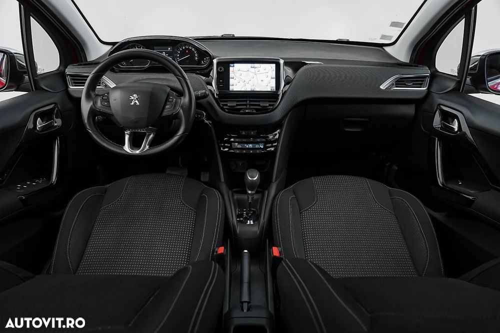 Peugeot 208 PureTech 110 Stop & Start EAT6 Signature - 6
