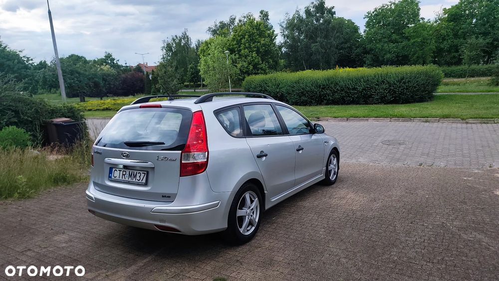 Hyundai i30 blue 1.6 CRDi Premium - 21