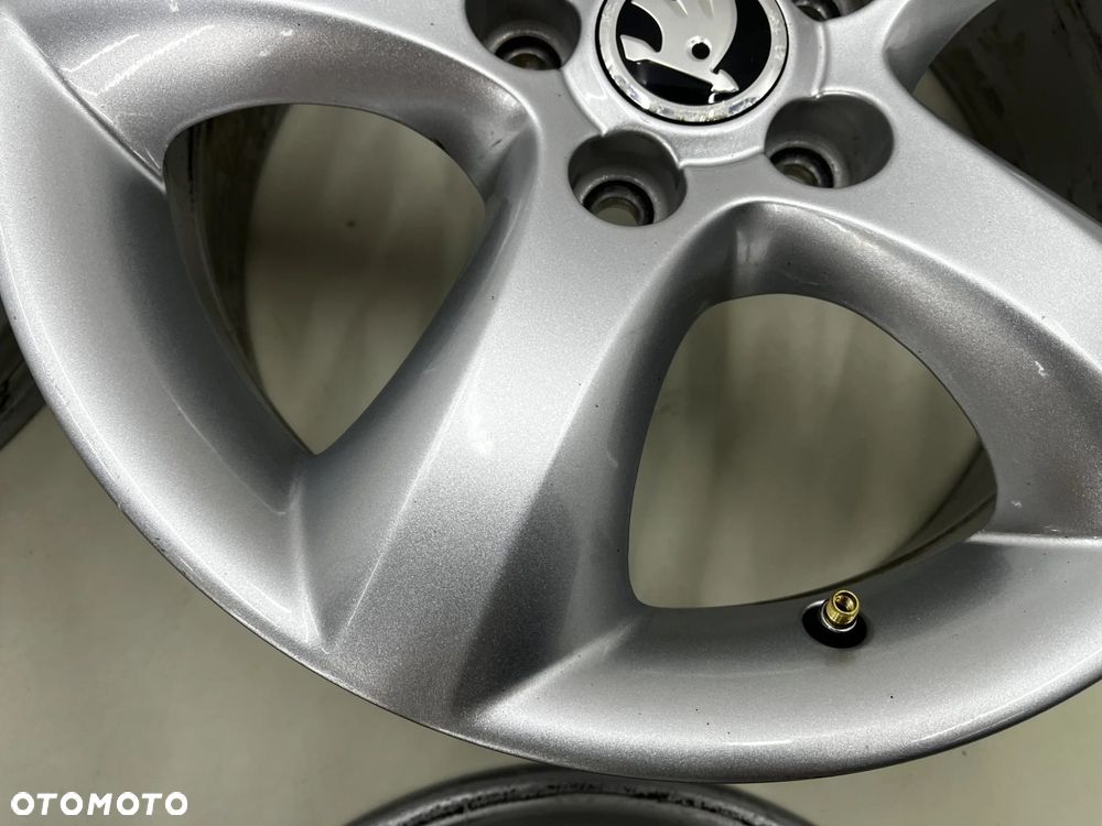 Felgi aluminiowe Skoda Fabia 2 II Roomster Praktik Ibiza Polo Fox 07-14r. r15 cali 6jx15 ET43 5x100 - 33