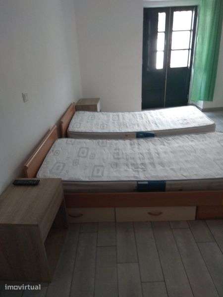 Alugo apartamento T2 - Grande imagem: 4/7