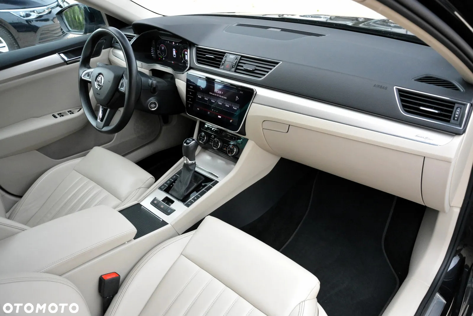 Skoda Superb 2.0 TDI SCR L&K DSG - 14