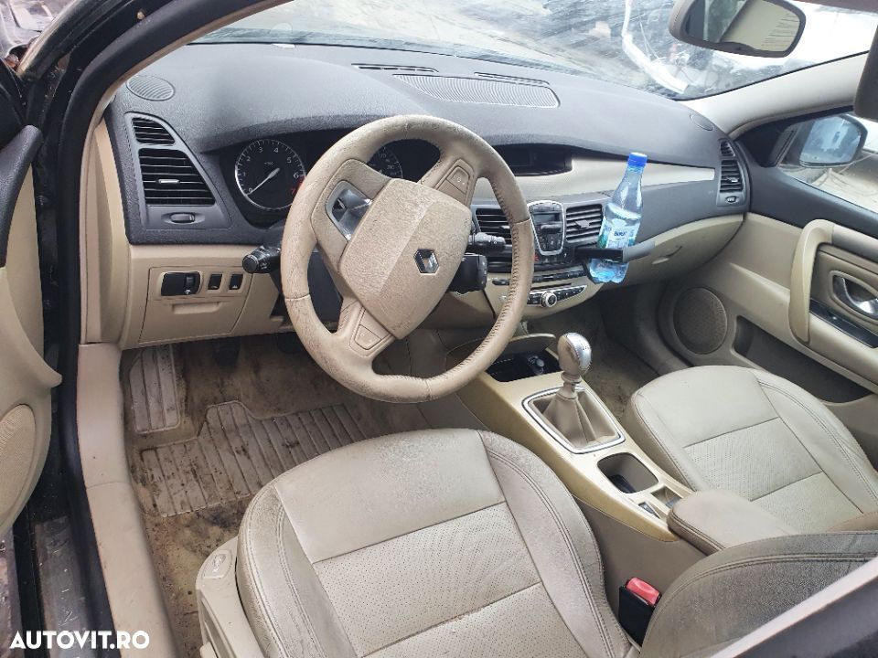 Dezmembram Renault Laguna 3 2.0 b 2007-2012 - 5