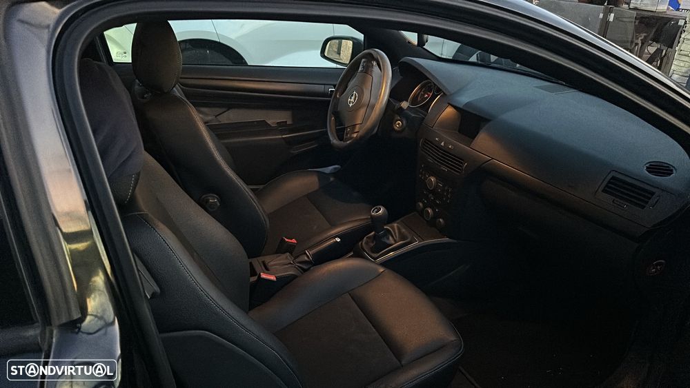 Opel Astra GTC 1.9 CDTI - 23