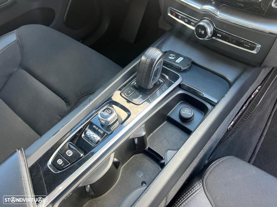 Volvo XC 60 2.0 T8 PHEV Inscription AWD - 8