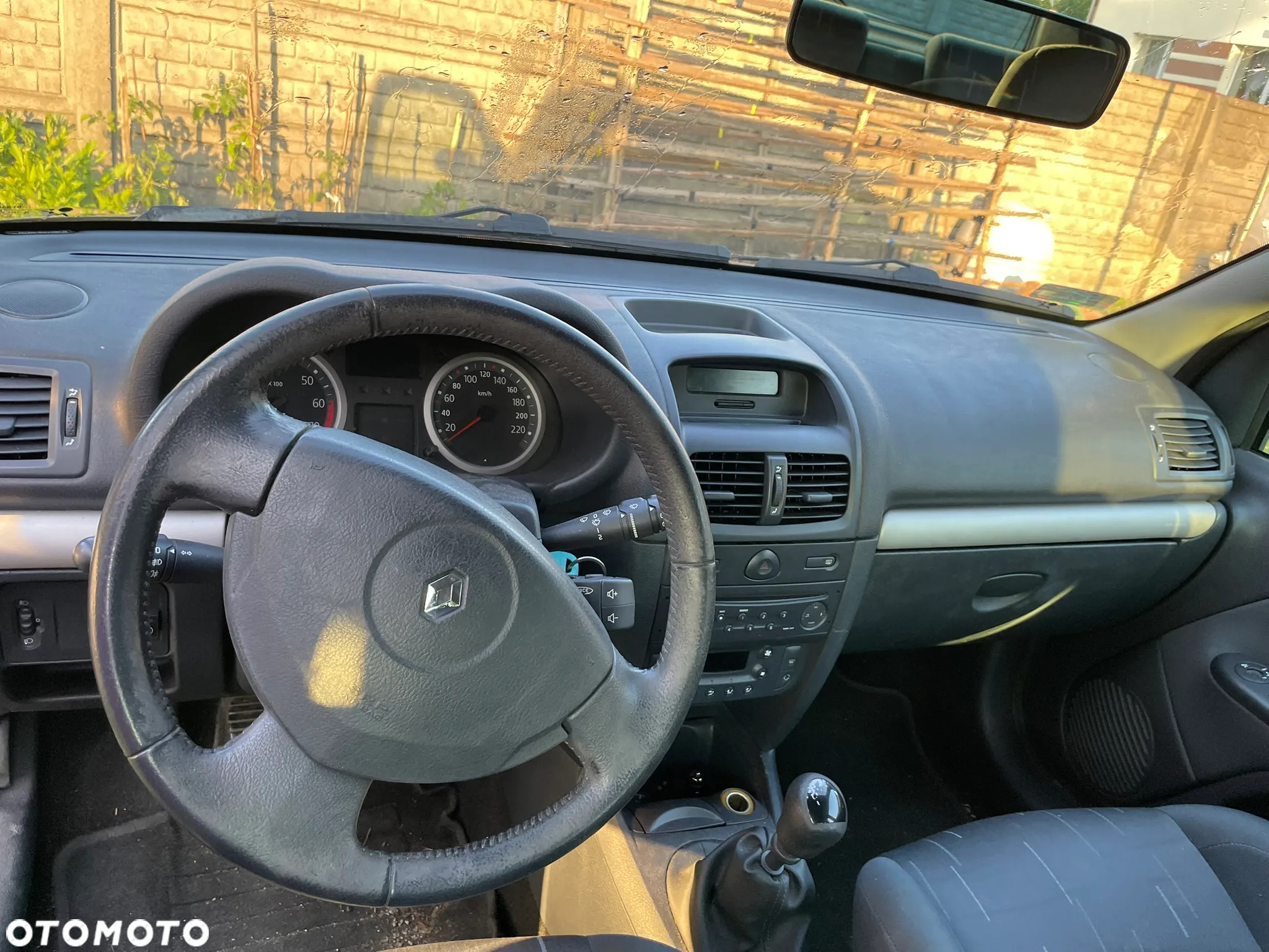 Renault Clio - 11