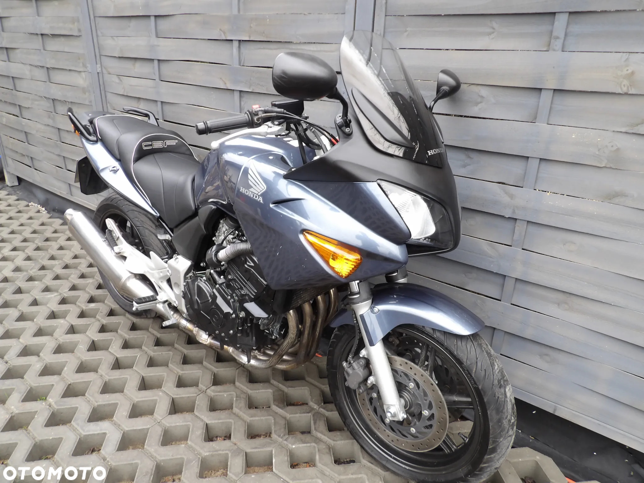 Honda CBF - 2