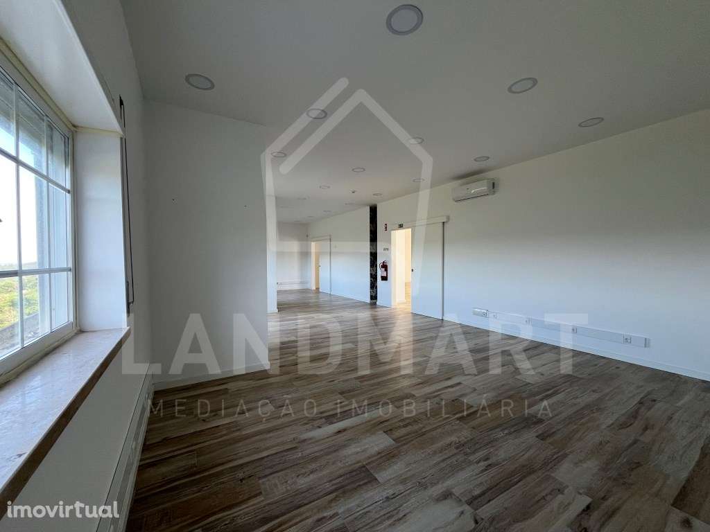 Loja, Centro de Turquel - Grande imagem: 2/8