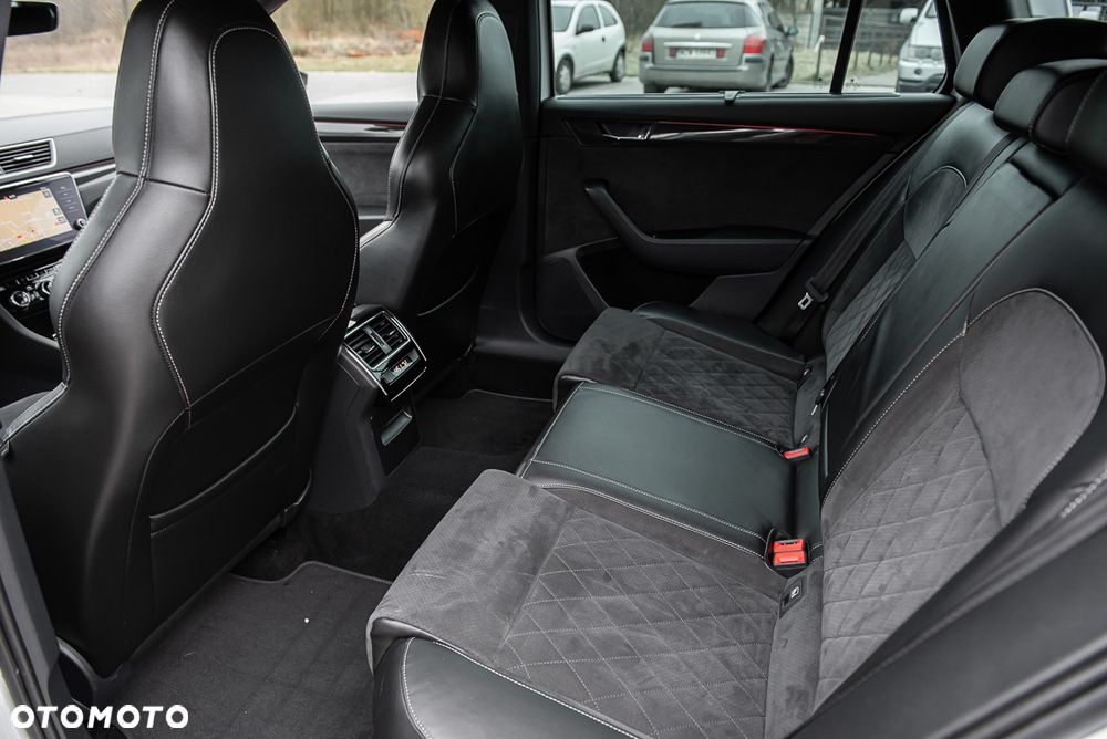 Skoda Superb 2.0 TDI DSG Sportline - 29