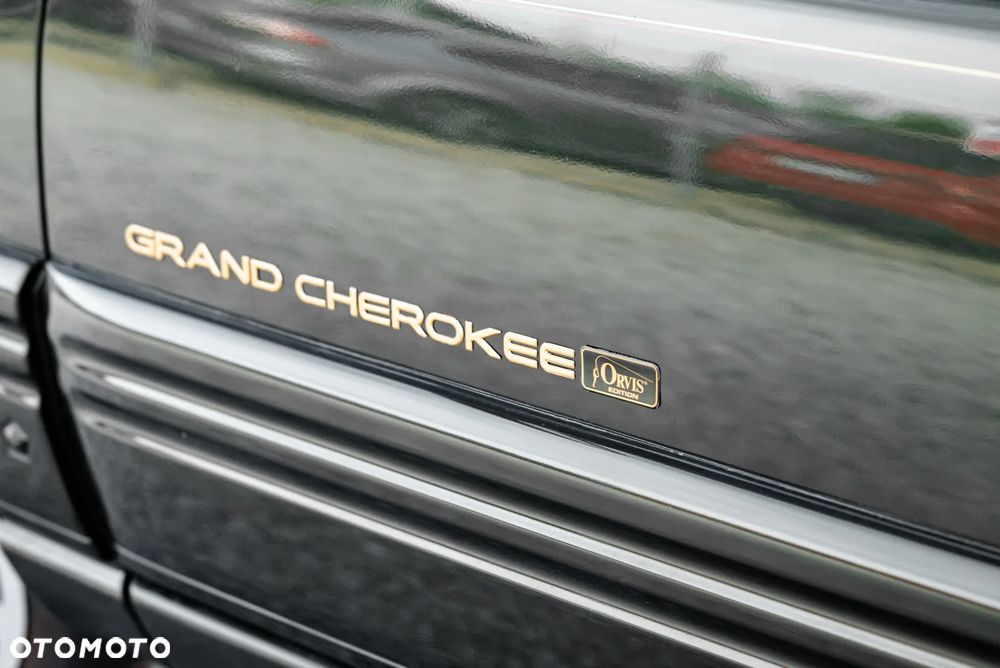 Jeep Grand Cherokee - 16