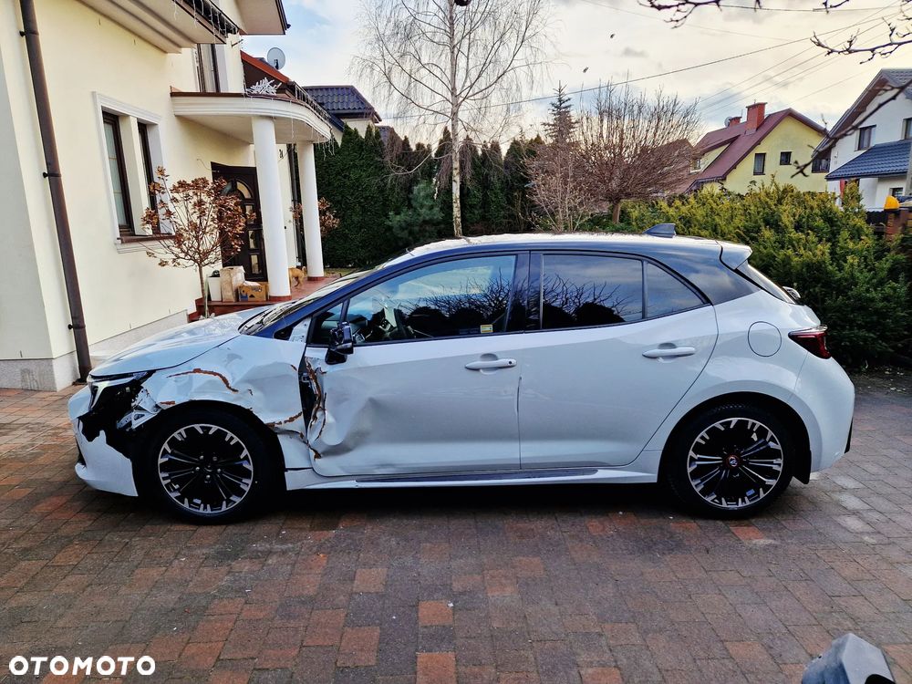 Toyota Corolla 2.0 Hybrid GR Sport Dynamic - 9