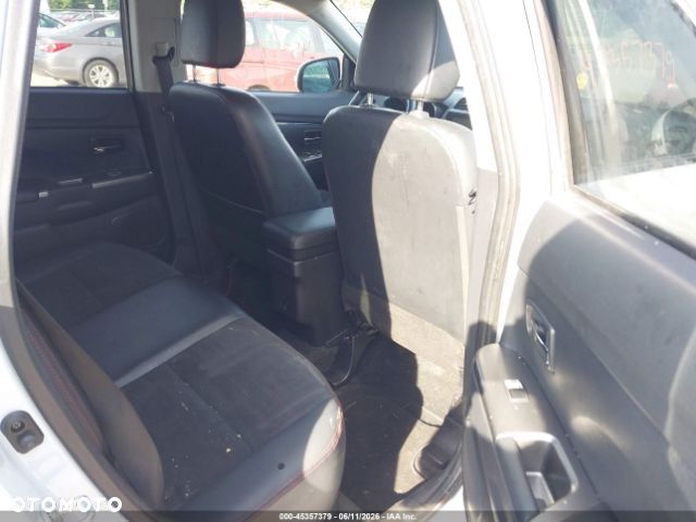 Mitsubishi Outlander - 7
