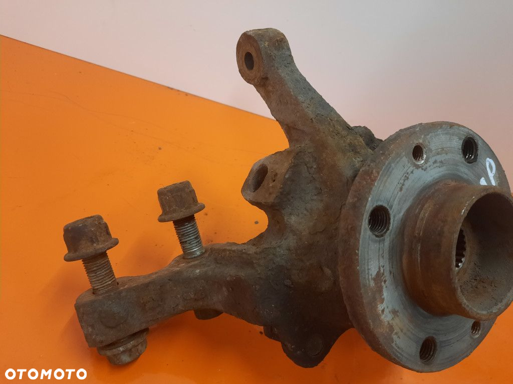 NISSAN KUBISTAR I 1.5DCI 88KM 03-08 PIASTA ZWROTNICA LEWA PRZÓD  K9K - 2