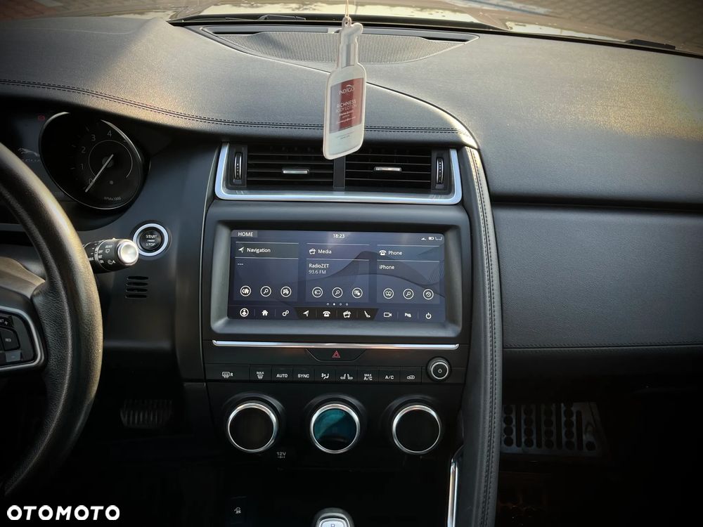Jaguar E-Pace 2.0 P200 mHEV AWD R-Dynamic S - 11