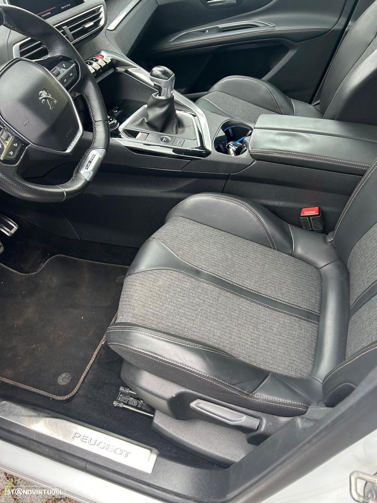 Peugeot 5008 - 10