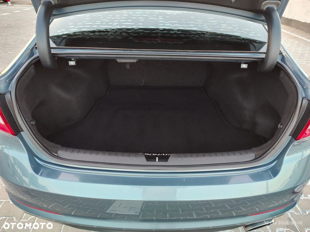 Hyundai Sonata - 11