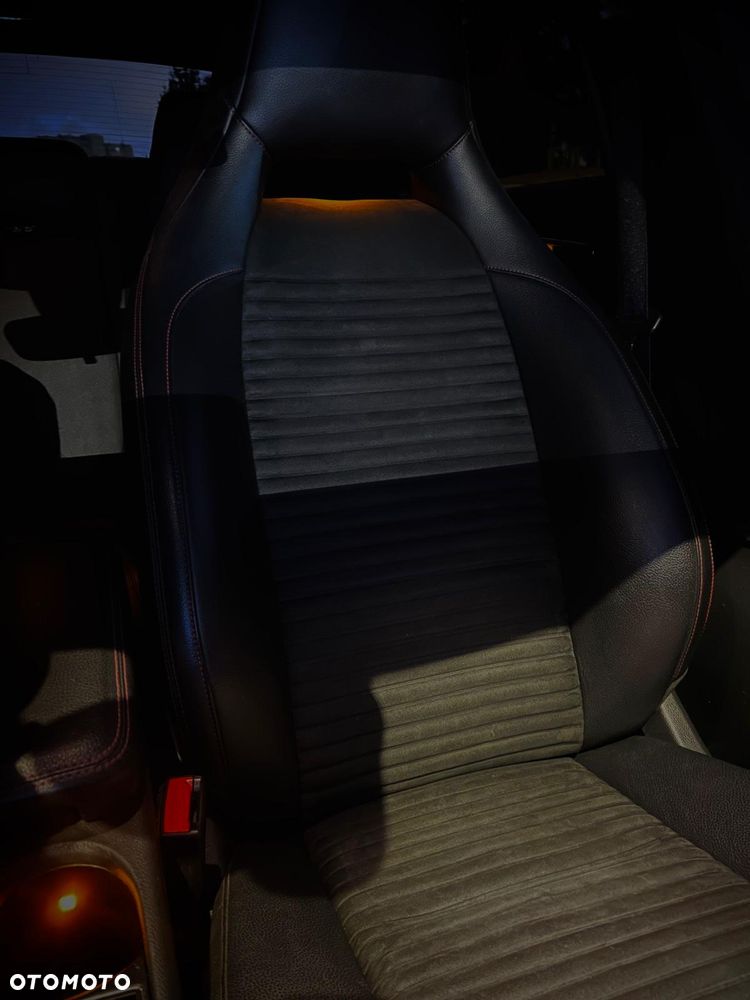 Mercedes-Benz CLA 220 CDI 7G-DCT AMG Line - 12