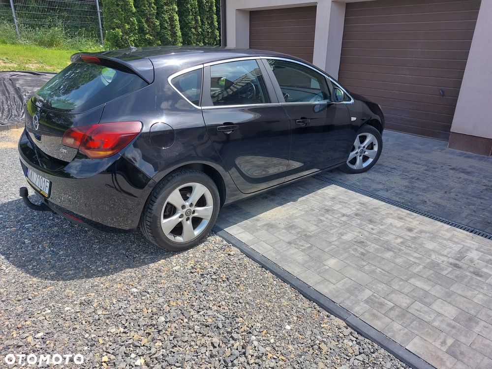 Opel Astra 1.7 CDTI DPF Cosmo - 4