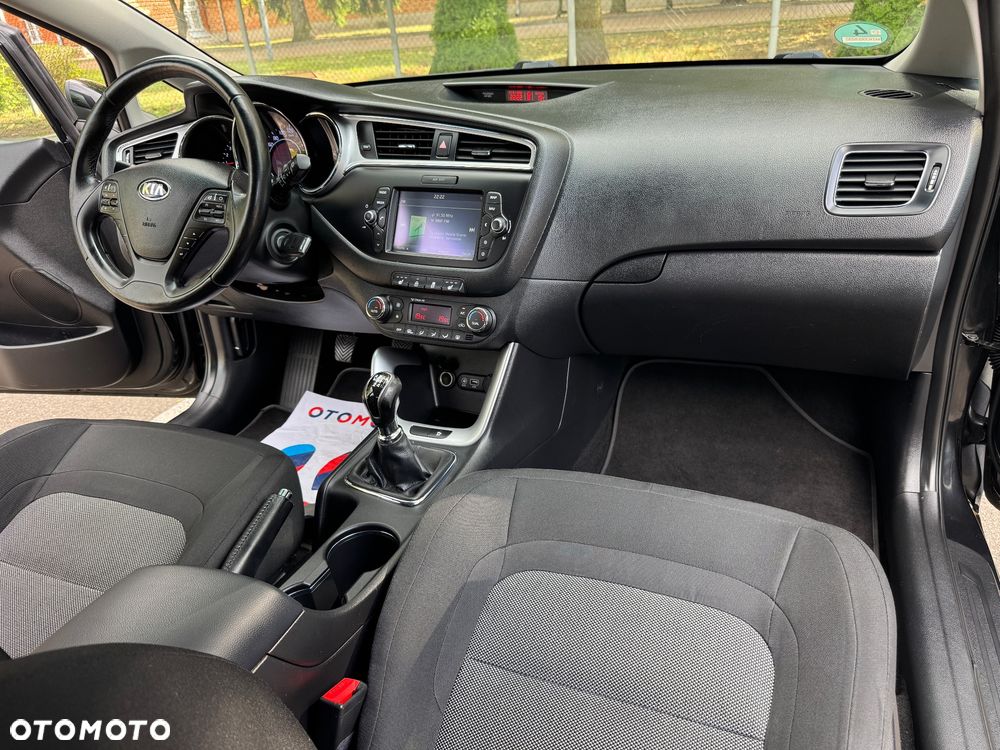 Kia Ceed 1.6 CRDi 136 ISG Dream Team Edition - 19