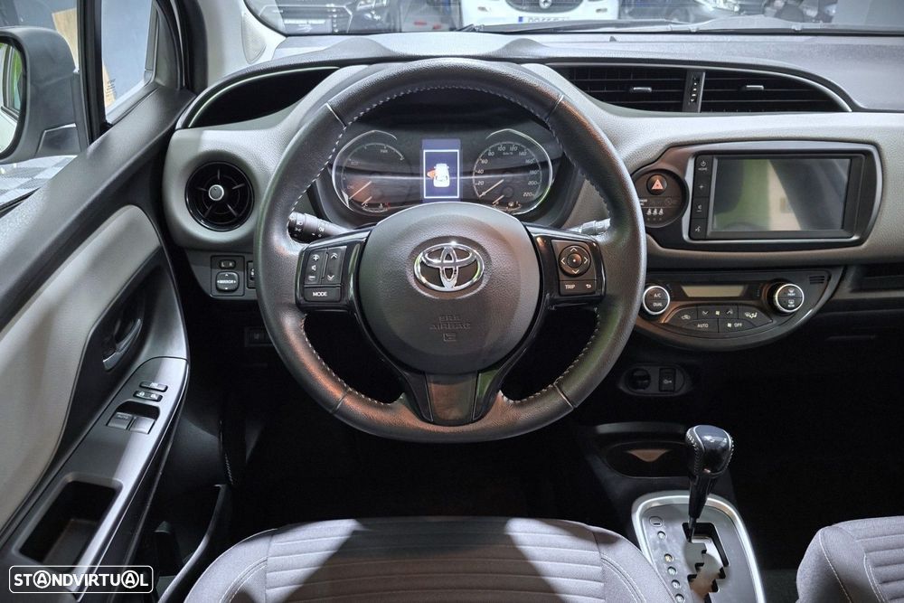 Toyota Yaris 1.5 HSD Comfort - 16