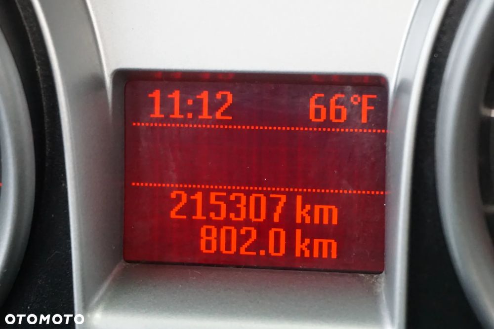 Ford Kuga 2.0 TDCi 4x4 Titanium - 28