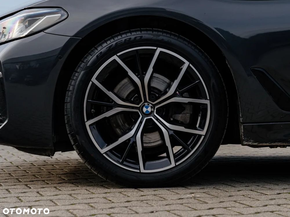 BMW Seria 5 520d xDrive Touring M Sport Edition - 4