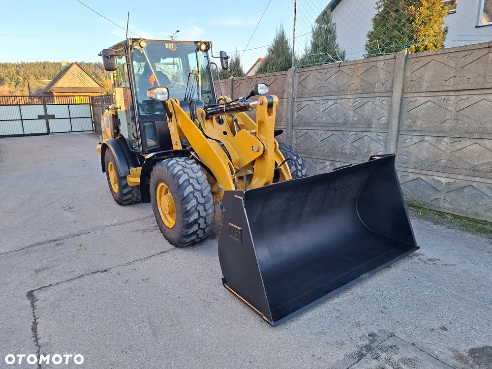 Caterpillar CAT 906 M - 14
