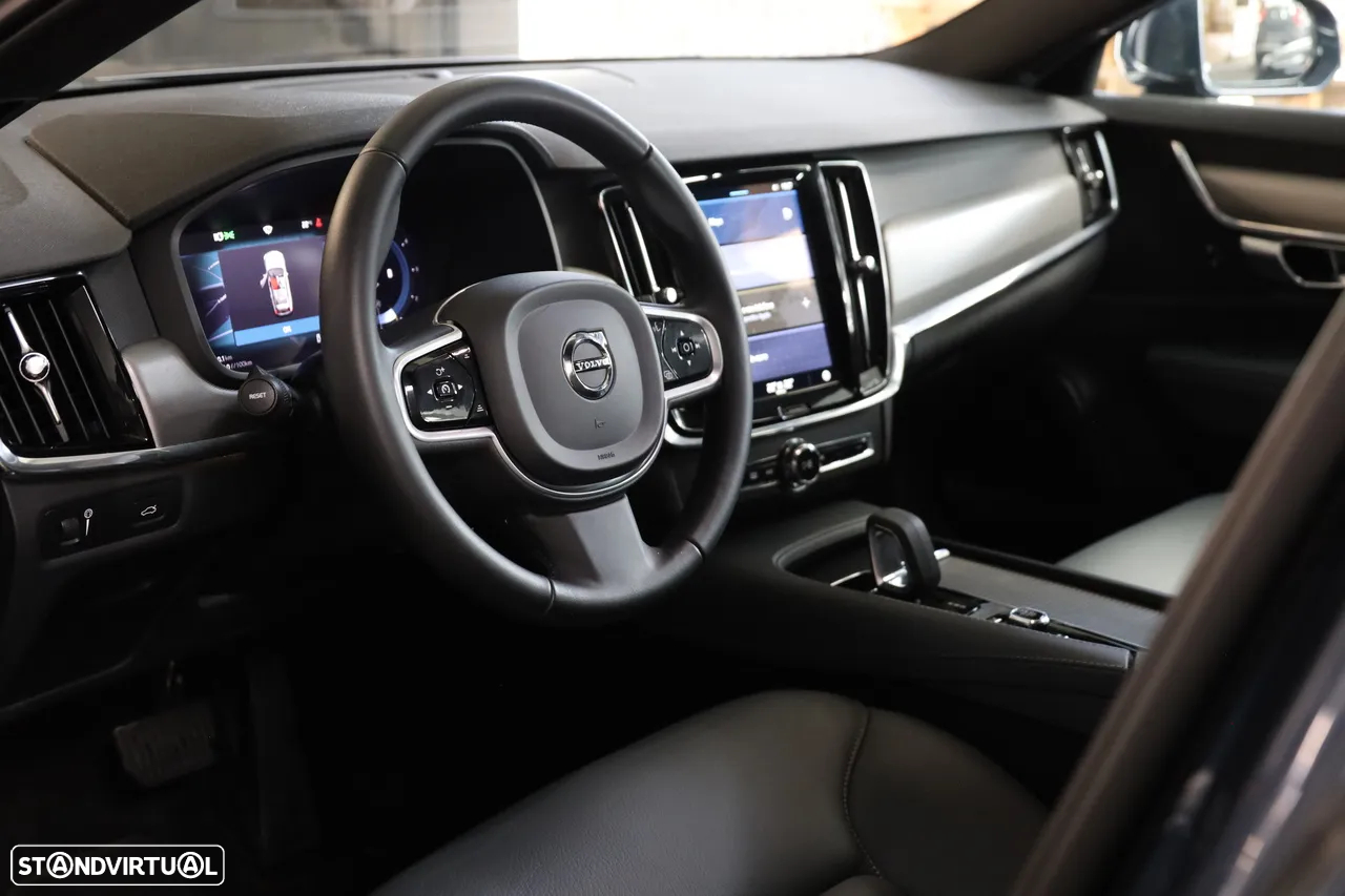 Volvo V90 2.0 B4 Momentum Plus Geartronic - 11