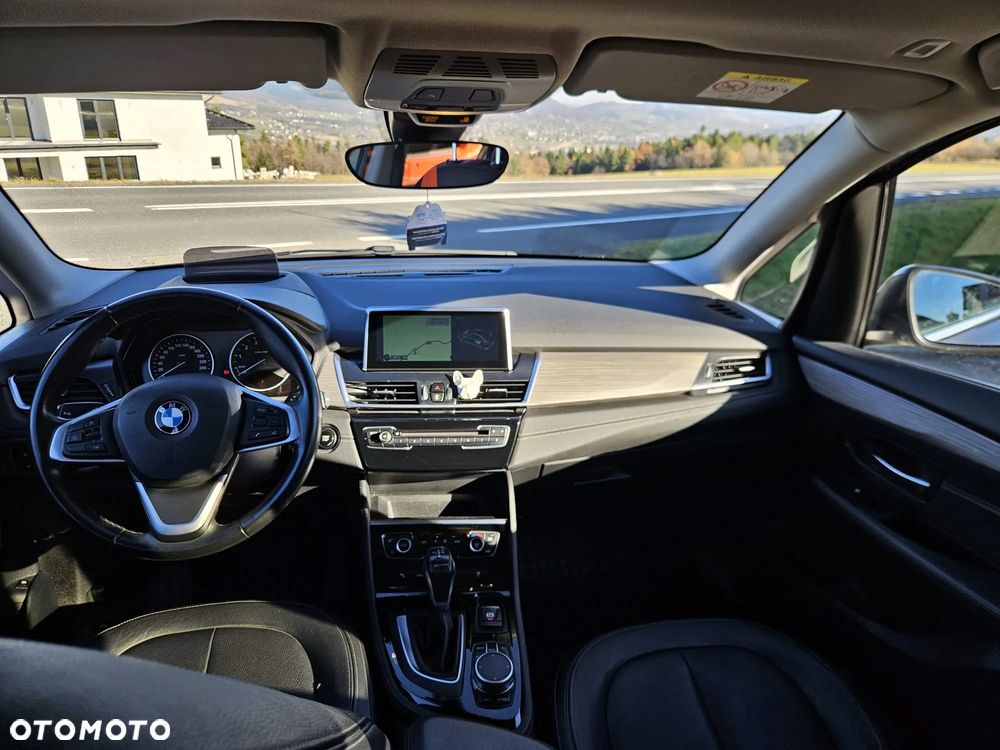 BMW Seria 2 218i Active Tourer - 9