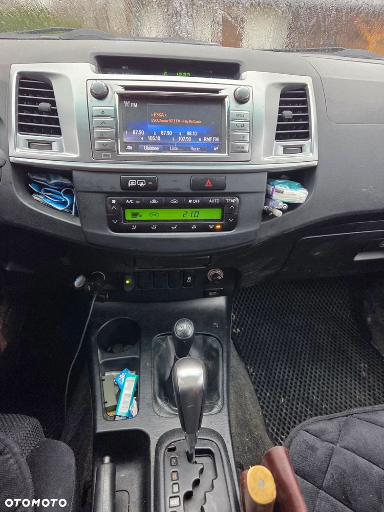 Toyota Hilux 3.0 D-4D Invincible - 8