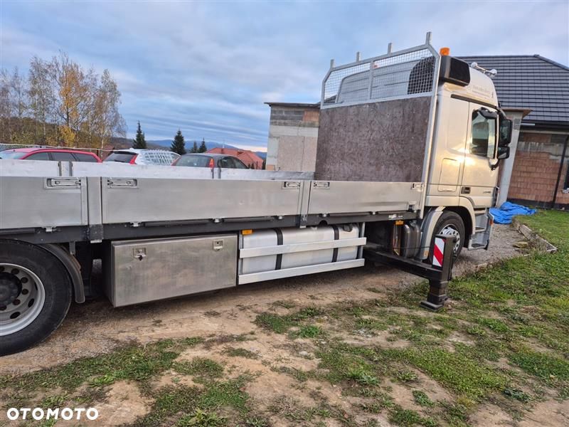 Mercedes-Benz ACTROS - 11