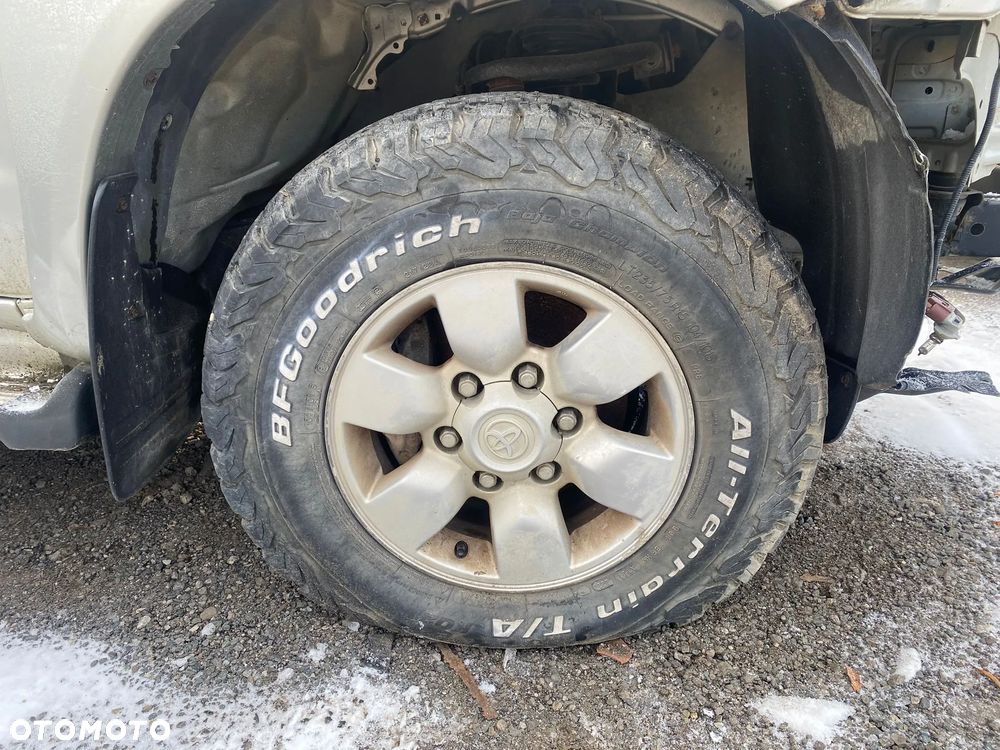 Toyota Hilux 4x4 Extra Cab Sol - 12