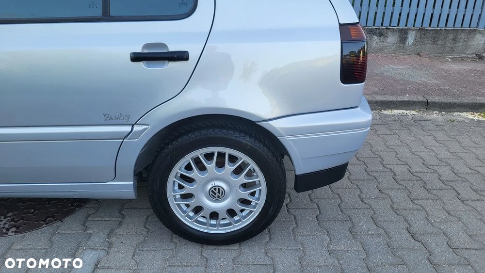 Volkswagen Golf - 27