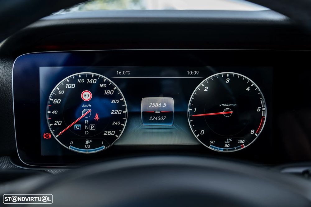 Mercedes-Benz E 220 d 9G-TRONIC Exclusive - 30