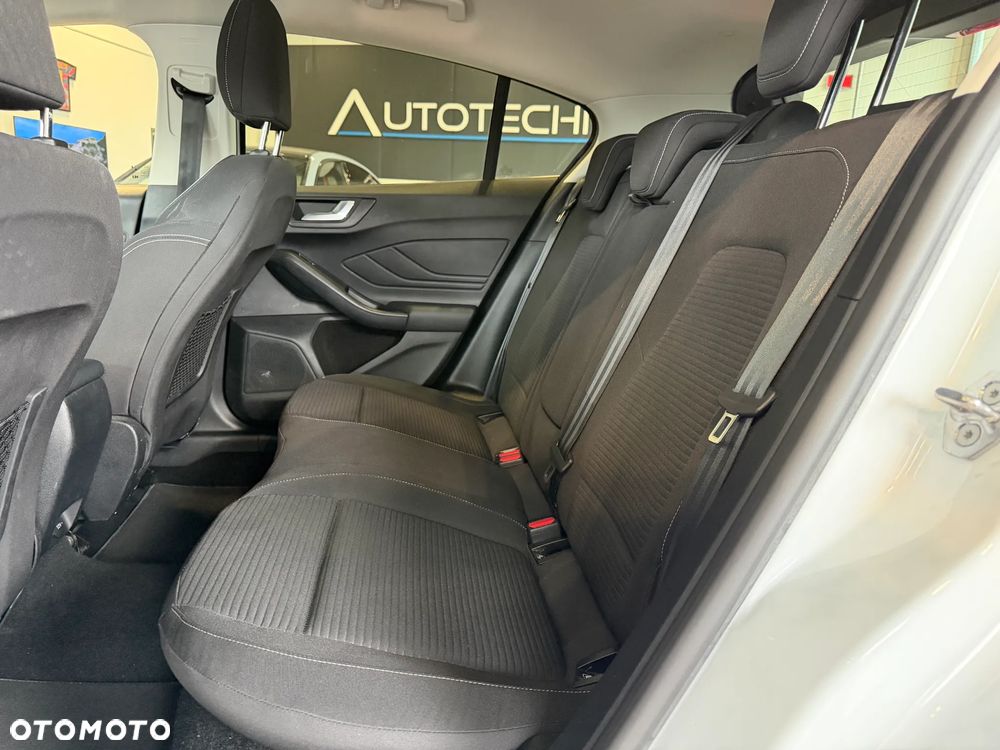 Ford Focus 1.0 EcoBoost Active - 15