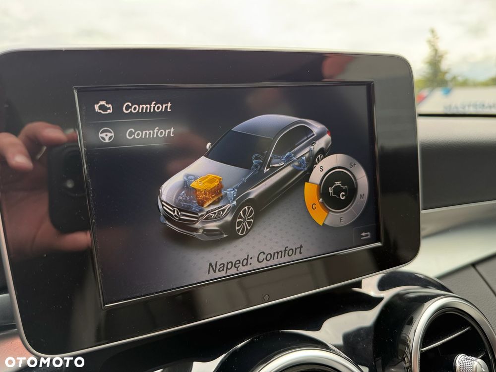 Mercedes-Benz Klasa C 180 7G-TRONIC - 25